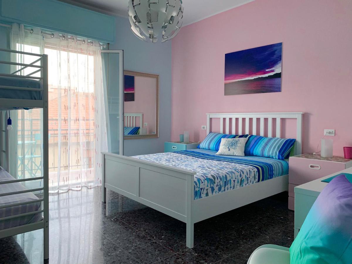 Biker'S Blue Cove Apartman Finale Ligure Kültér fotó
