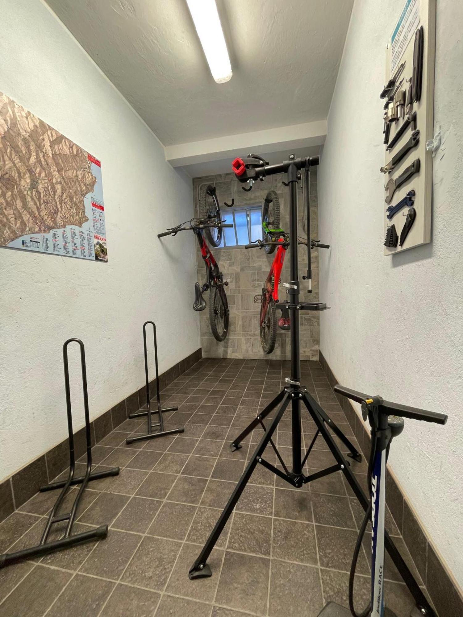 Biker'S Blue Cove Apartman Finale Ligure Kültér fotó